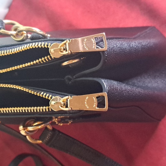 🎁 NEW Coach Etta Black Leather Shoulder/Crossbody Excellent Condition - Picture 9 of 16